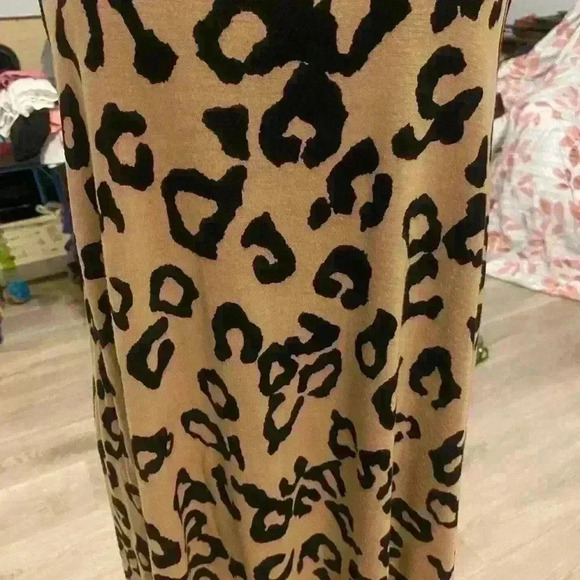 Forever 21 leopard print tank top in black & brown. Women’s size XL - Picture 4 of 6